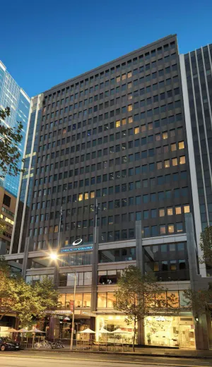 Image of Oaks Melbourne on Collins Suites