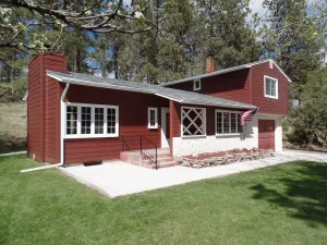 Image of Affordable, Family Friendly, Charming 2 Bedroom Home In The City Of Custer.
