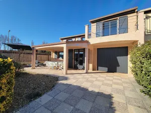Image of Lovely corner Villa with airco, 5 people, wifi, secured residence with pools (extra charge), 500...