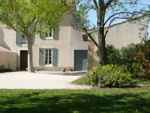 Image of MAS OF VILLAGE IN JONQUERETTES NEAR AVIGNON (label 3 keys CLEVACANCES) -