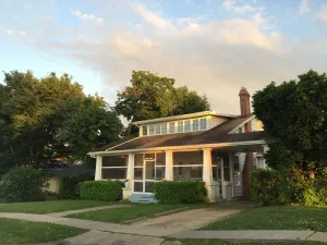 Image of Historic Waterfront Home with Chesapeake Bay View. Sleeps 9. Close to the Beach