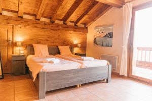 Image of Luxury chalets (12p) 5 bed- and 3 bathrooms. Center of Saint François Longchamp with ski-in & out.