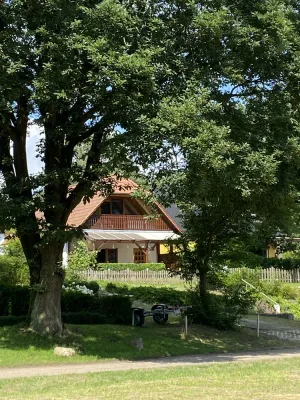 Image of Well-kept vacation home, unobstructed lake view\/view of the countryside, 90 m to Fleesensee