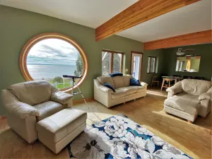 Image of LaBarbe Bleu on Lake Michigan