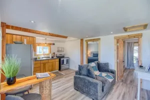 Image of #StayinMyDistrict Lakeside Cottage