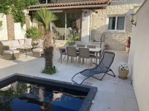 Image of House in the Vaucluse with swimming pool