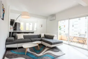 Image of LE MADRID avec balcon proche Croisette, plages et Palais des Festivals