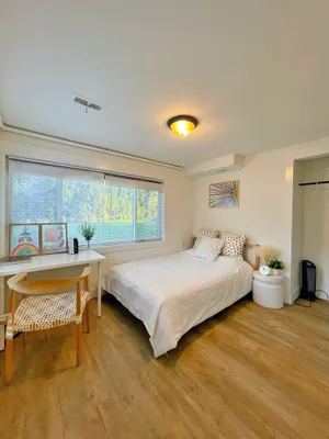 Image of Private 2bd 1ba close to Microsoft temple