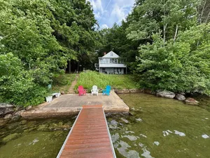 Image of Summer Breeze on Lake Winnisquam.  Pet Friendly!