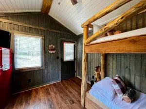 Image of Cub Cabin Bunkhouse at Natural State Cabins