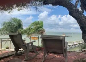 Image of MAXWELLS GETAWAY & PIER BAFFIN BAY