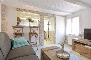 Image of ANNECY Sainte Claire vieille ville 38m2 Terrasse proche gare et lac 4 pers 3 étoiles