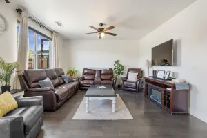 Image of Huge 5-bedroom 4 bath-30 minutes to Lake Tahoe-Outdoor Oasis