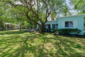 Image of 3 Bedroom Private Oceanfront House - Sol