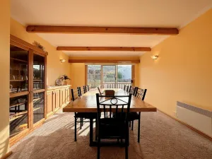 Image of Tranquil Sunlit Retreat close to CBD and Airport