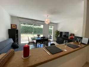 Image of Appartement 3P avec Terrasse et Garage, à 10min des Plages de Juan-les-Pins - FR-1-252-171