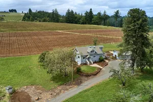 Image of Stiling Vineyards~ A 3 bed\/3 bath Luxury Farmhouse