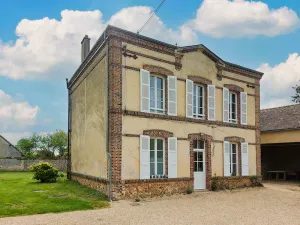 Image of Maison de Charme à la Campagne avec Jardin, Billard, Baby-foot et Terrasse en Teck - FR-1-581-135