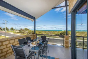 Image of Endless Summer - Perfect Location