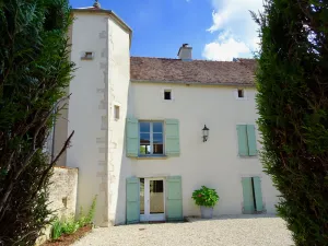 Image of Grand Burgundian stone house in quiet village, 5 bedrooms, beautiful garden