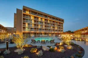 Image of Courtyard by Marriott Oxnard Ventura