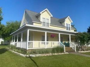 Image of The Yellow House-Three bedroom within walking distance of Lake Michigan.