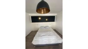 Image of villa, swimming pool and jacuzzi for 10 people