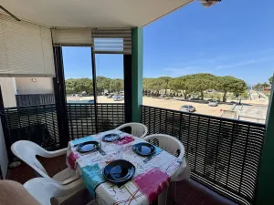 Image of Air-conditioned Apartment in Argelès-sur-Mer with Parking - Sleeps 4