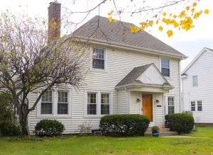Image of Charming 3br home with hot tub - 2 miles from Notre Dame's campus!