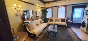 Image of Downtown 1 Bedroom Duplex can Sleep 5 Close to Everything