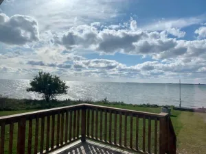 Image of Noc's Landing: Your Summer Oasis – Cool Breezes & Unforgettable Views