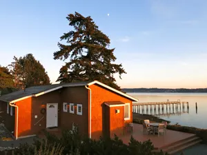 Image of Sandpiper Haven: Whidbey Waterfront, Amazing VIEWS, Beach, Penn Cove, Kayaks, AC
