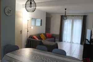 Image of Ground floor of a bungalow with garden 500m from the beach