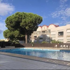 Image of Apartment in wooded residence with swimming pool
