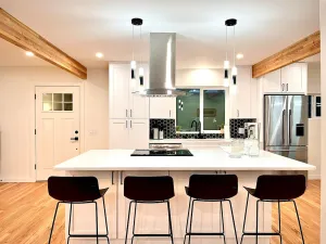 Image of Forget your worries in this spacious and serene space