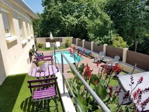 Image of Villa 4 bedrooms \/4 bathrooms - 9 pers. - Swimming pool - Nice amenities - Green setting