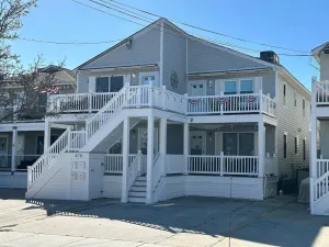 Image of Bennett Beach Bungalow w\/ 2 King Beds