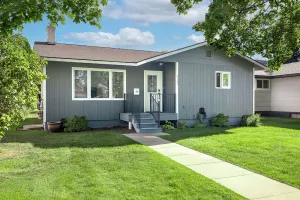 Image of Mid-Way on 3rd, Sleeps 10, Sauna and Firepit