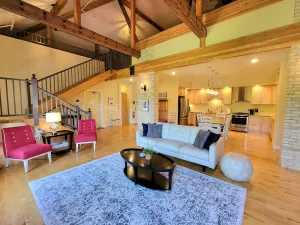Image of Stunning, 2 Level Retreat w\/Loft, 3 BR, 4 bath, SLEEPS 10!
