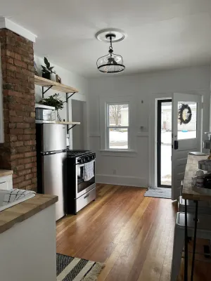 Image of Cozy Cottage located near Czech Village and Newbo areas in Cedar Rapids, IA