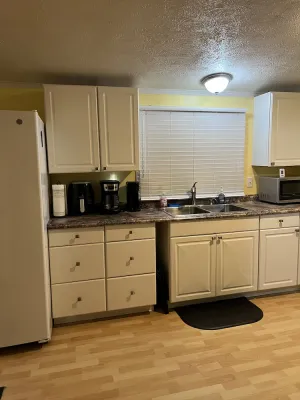 Image of 3 bedroom home with fireplace, close to South Mountains State Park