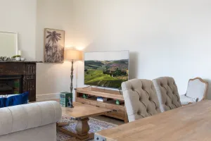 Image of Central 2-Bed Apartment with Private Parking