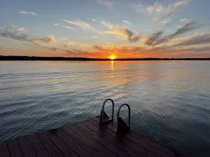 Image of LAKEFRONT ON KENTUCKY LAKE: Sleeps up to 12! 3 King Beds + Bunk Room
