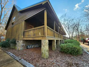 Image of Lodge & cabin sleeps 21 - peaceful country setting 15 min to downtown Dublin GA