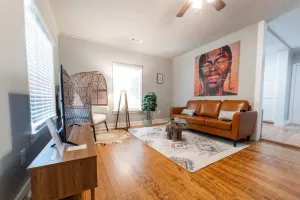Image of Cheerful Boho Stay - Minutes From Hospital