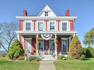 Image of Historic cozy farmhouse in the ❤️ of Myersville , MD close to Rt 70! Welcome Home