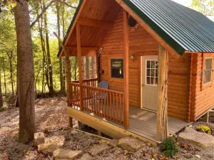 Image of Cozy 1 bedroom w\/ loft log cabin . 7 miles to French Lick, 15  to Patoka Lake!