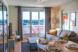 Image of Air-conditioned suite with king-size bed & private parking near Eurexpo and CHU