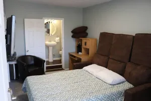 Image of Delightful Guest Room Close to Hendersonville’s Downtown