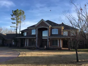 Image of Beautiful 10 acre wooded estate with 4 bedrooms, 4 1\/2 baths & private pool.